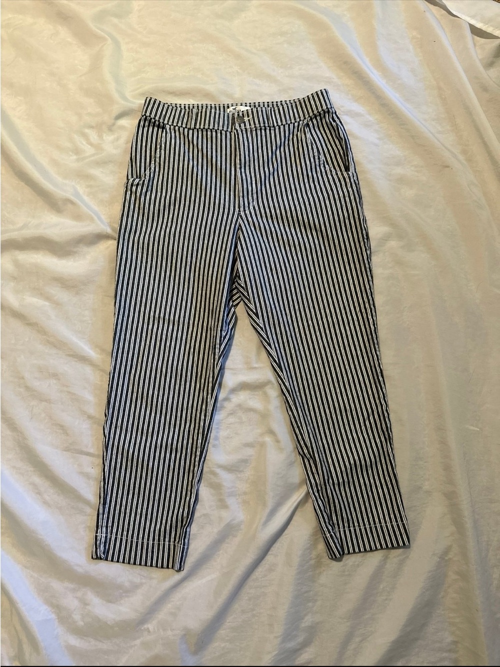 Hollister Ultra High Rise Crop Pinstriped Pants Sz L